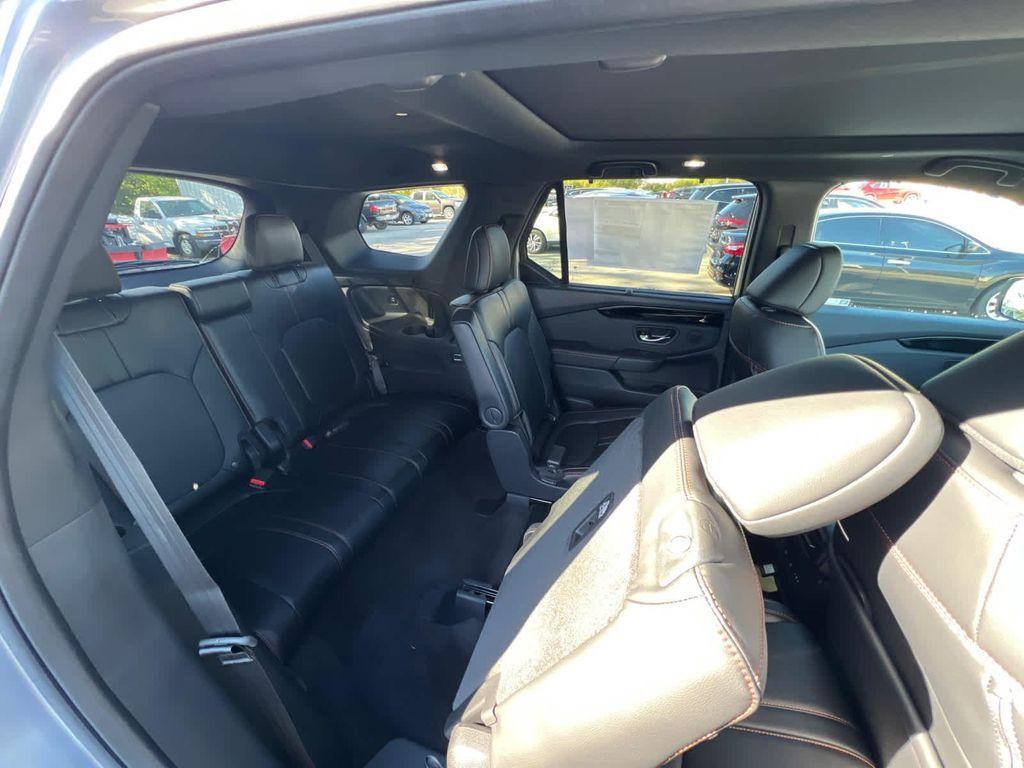 new 2025 Honda Pilot car, priced at $50,895