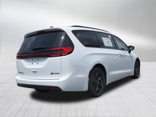 new 2024 Chrysler Pacifica Hybrid car, priced at $44,965