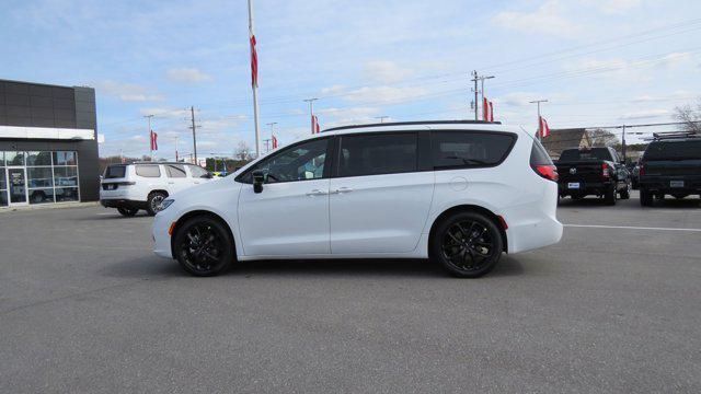 new 2024 Chrysler Pacifica car, priced at $48,537