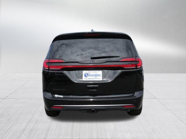 new 2024 Chrysler Pacifica car, priced at $39,799