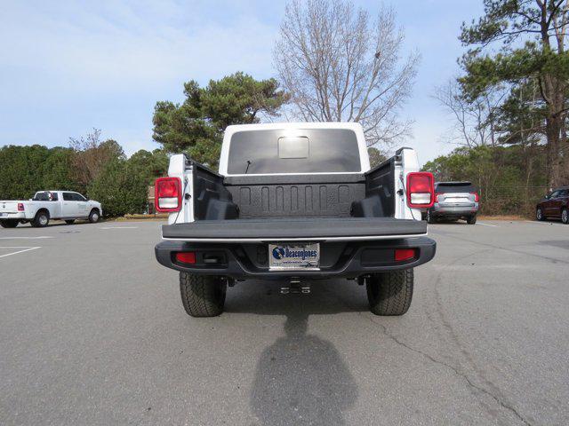 new 2025 Jeep Gladiator car, priced at $43,140