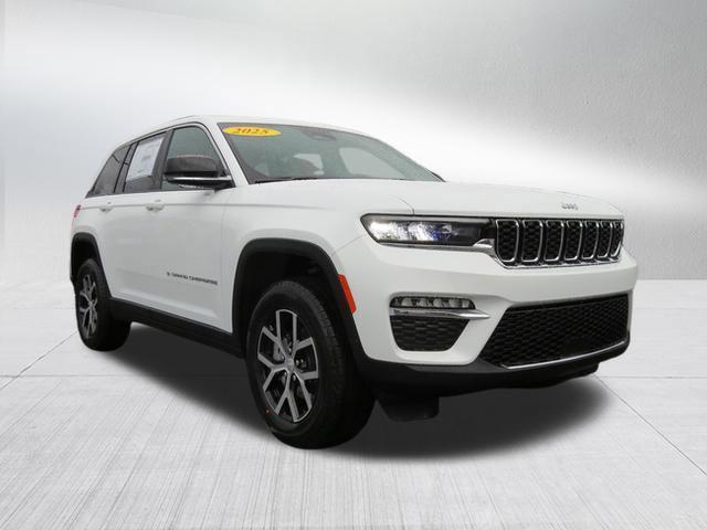 new 2025 Jeep Grand Cherokee car, priced at $44,400