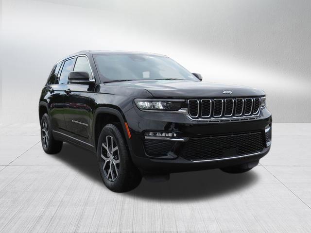 new 2025 Jeep Grand Cherokee car, priced at $45,990