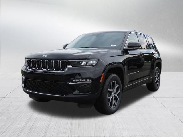 new 2025 Jeep Grand Cherokee car, priced at $45,990