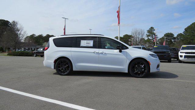new 2024 Chrysler Pacifica car, priced at $54,854