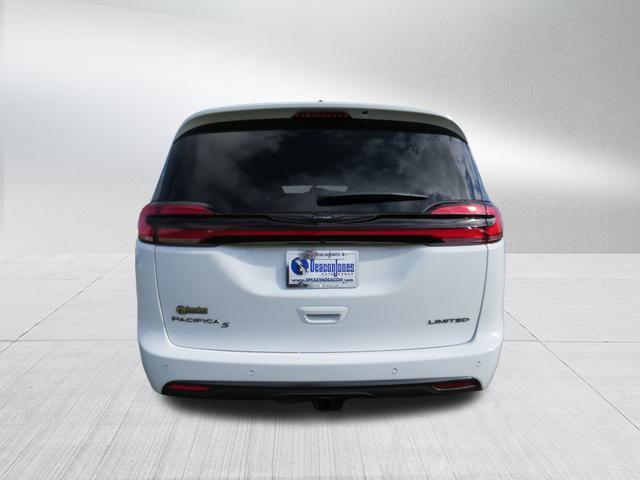 new 2024 Chrysler Pacifica car, priced at $48,366