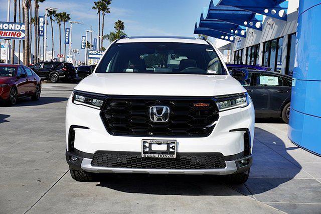 new 2025 Honda Pilot car, priced at $51,250