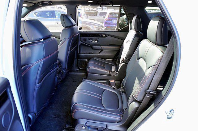 new 2025 Honda Pilot car, priced at $51,250