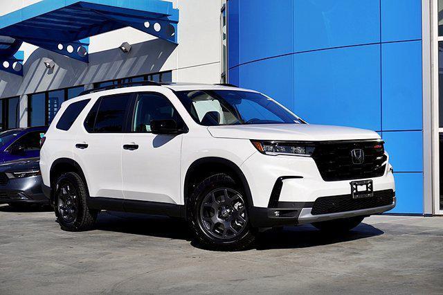 new 2025 Honda Pilot car, priced at $51,250