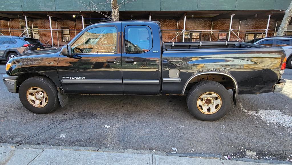 used 2001 Toyota Tundra car, priced at $3,995