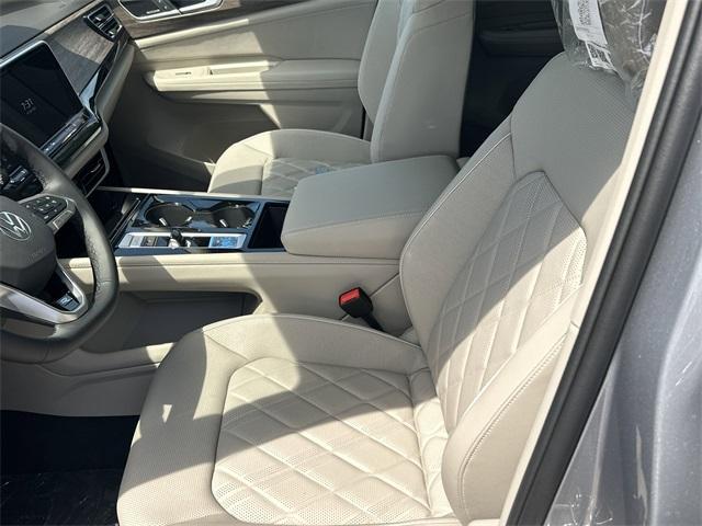 new 2025 Volkswagen Atlas car, priced at $55,901