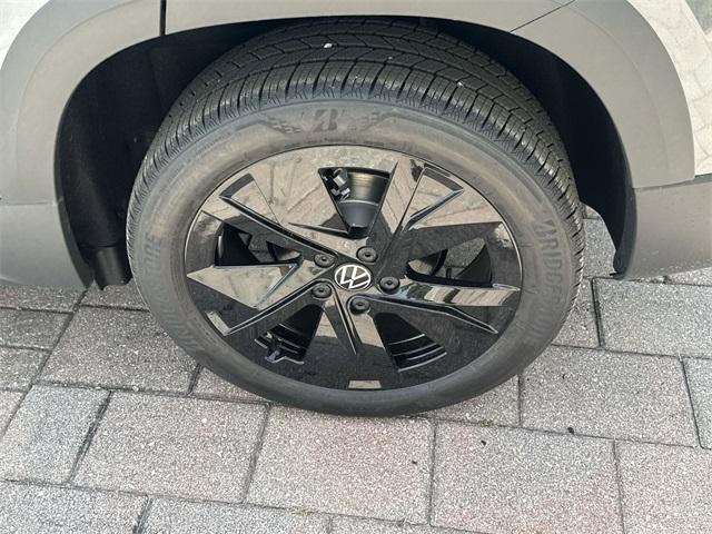 new 2025 Volkswagen Taos car, priced at $31,911