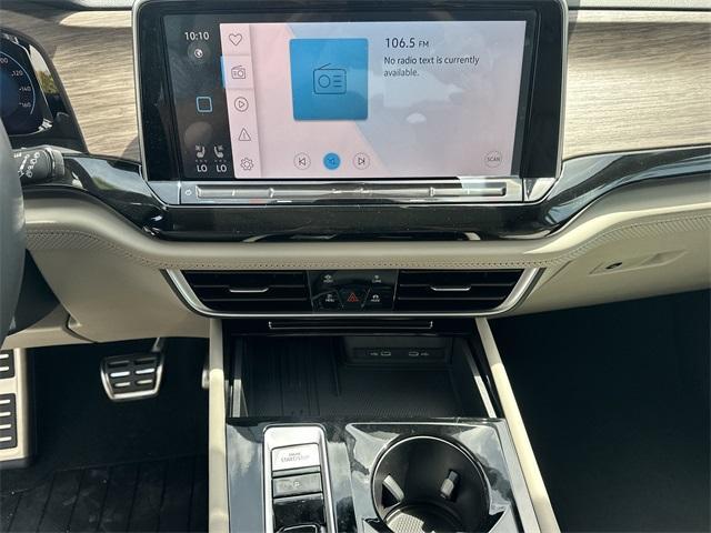 new 2025 Volkswagen Atlas car, priced at $56,596