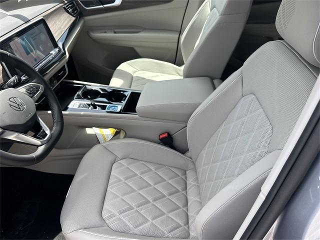 new 2025 Volkswagen Atlas car, priced at $56,596