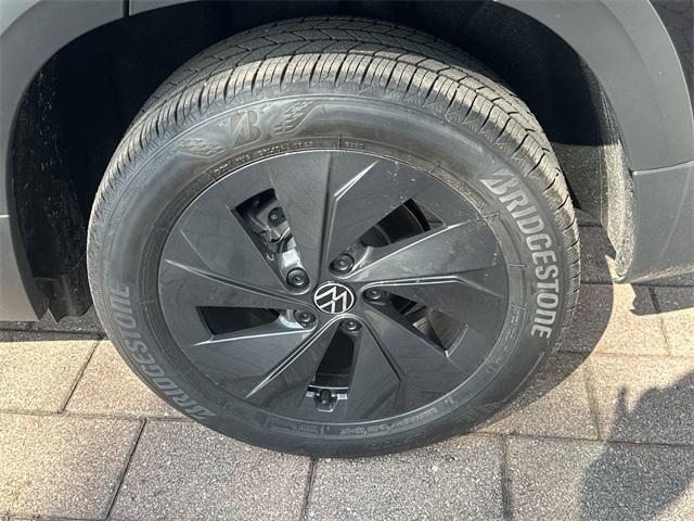 new 2025 Volkswagen Taos car, priced at $26,905