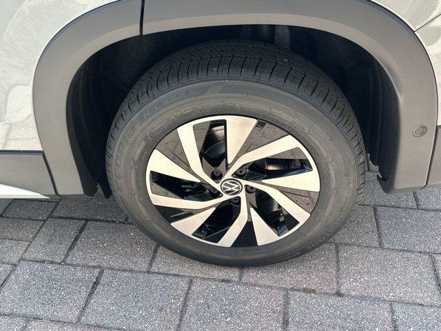 new 2025 Volkswagen Tiguan car, priced at $31,216
