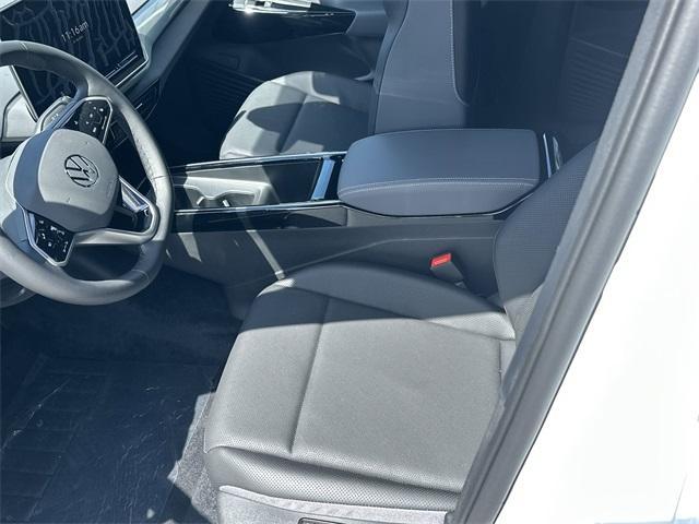 new 2025 Volkswagen ID.4 car, priced at $60,526