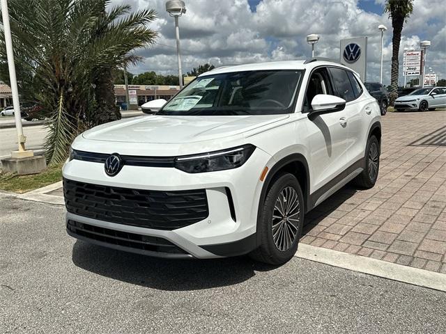 new 2025 Volkswagen Tiguan car, priced at $32,561