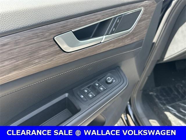new 2024 Volkswagen Atlas car, priced at $51,396
