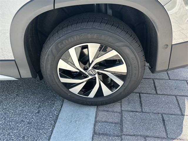 new 2025 Volkswagen Tiguan car, priced at $31,216
