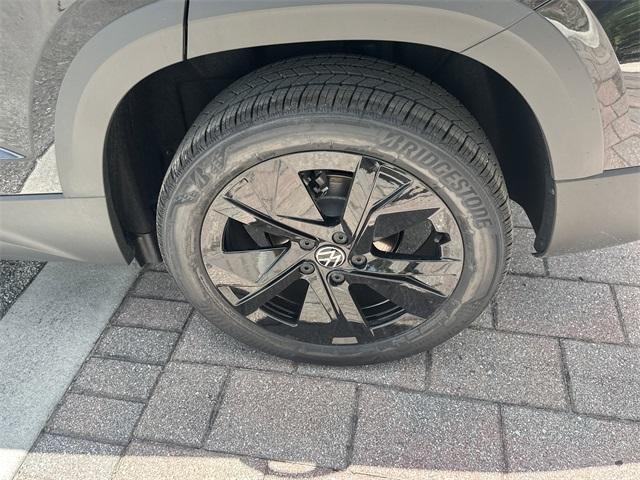 new 2025 Volkswagen Taos car, priced at $32,421