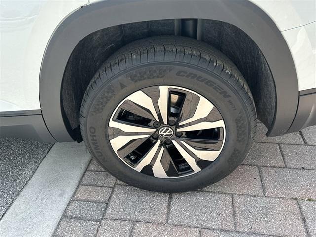 new 2025 Volkswagen Atlas car, priced at $40,436