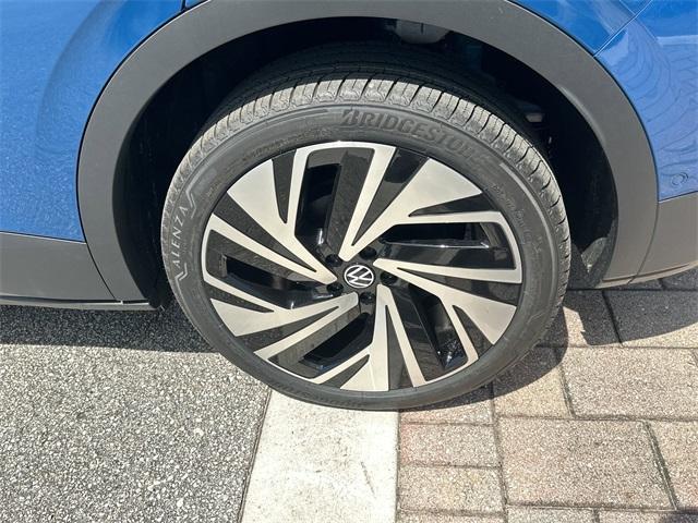 new 2025 Volkswagen ID.4 car, priced at $59,376