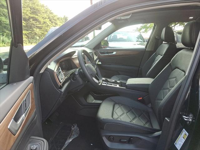 new 2025 Volkswagen Atlas car, priced at $42,925