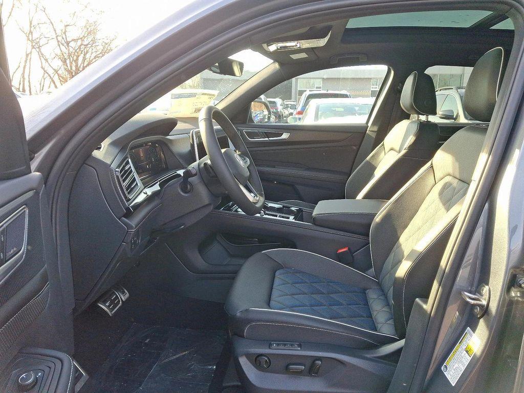 new 2025 Volkswagen Atlas Cross Sport car, priced at $50,164