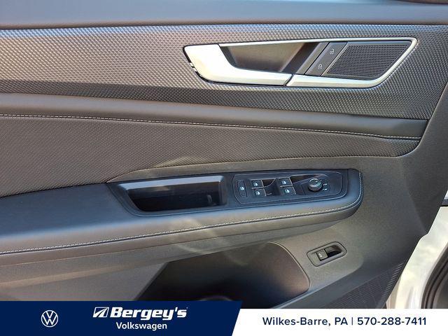 new 2026 Volkswagen Atlas Cross Sport car, priced at $51,277