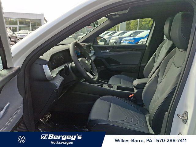 new 2025 Volkswagen Tiguan car, priced at $37,123