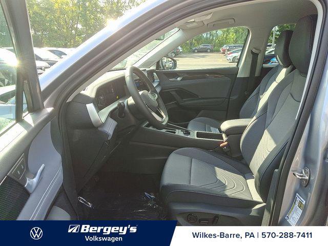 new 2025 Volkswagen Tiguan car, priced at $31,987