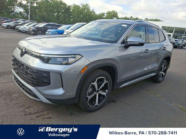 new 2025 Volkswagen Tiguan car, priced at $31,987