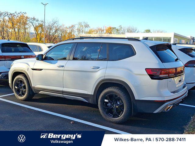 new 2026 Volkswagen Atlas car, priced at $49,256