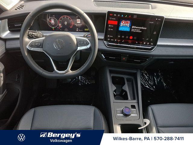 new 2025 Volkswagen Tiguan car, priced at $32,564