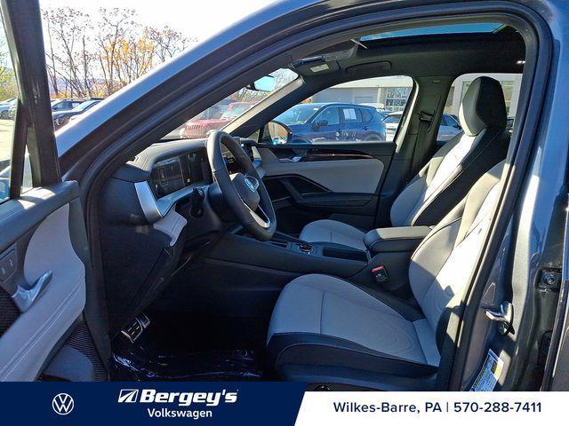 new 2025 Volkswagen Tiguan car, priced at $37,430