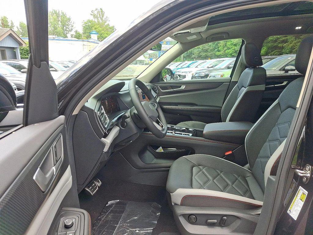 new 2025 Volkswagen Atlas car, priced at $43,308