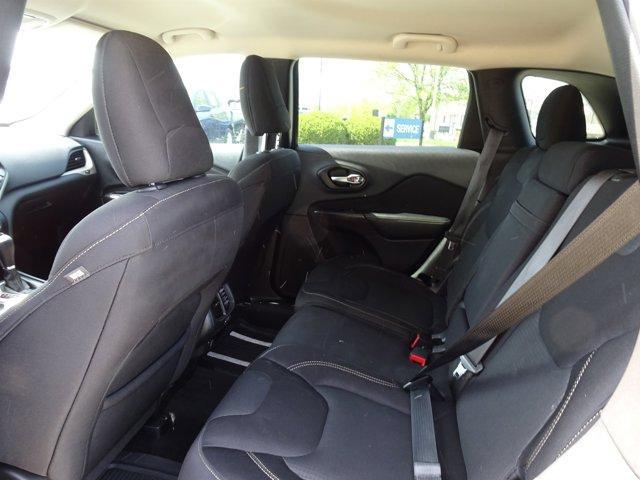 used 2015 Jeep Cherokee car, priced at $10,887