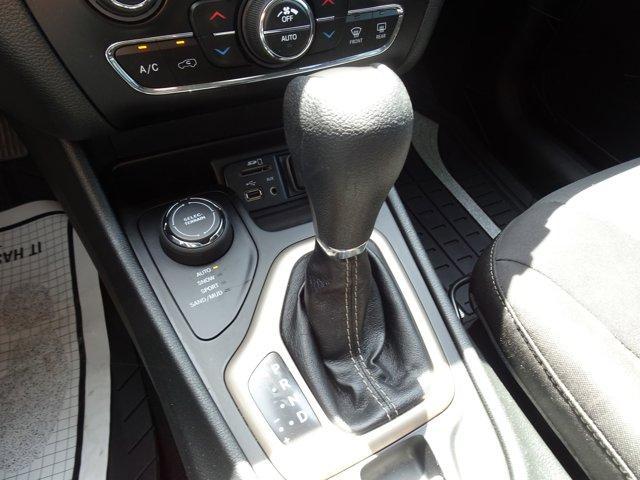 used 2015 Jeep Cherokee car, priced at $10,887
