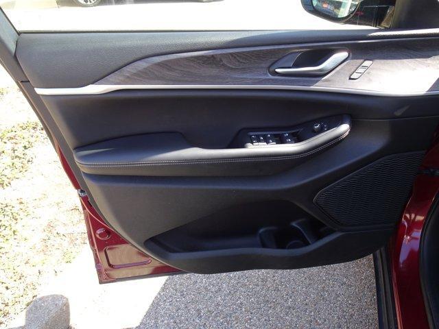 used 2023 Jeep Grand Cherokee car, priced at $36,797