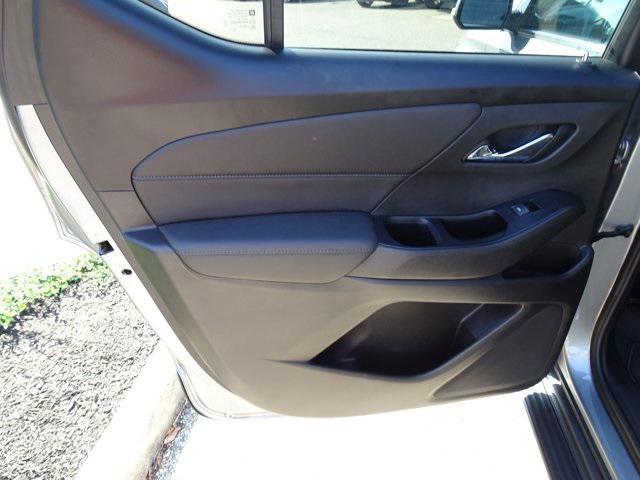 used 2023 Chevrolet Traverse car, priced at $34,149
