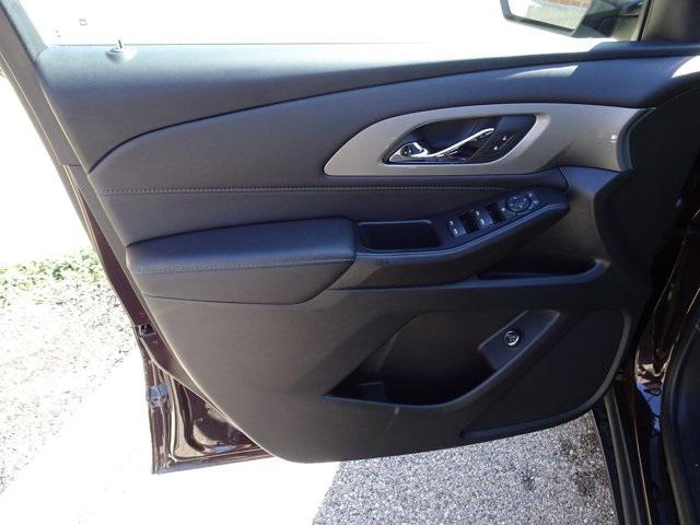 used 2022 Chevrolet Traverse car, priced at $33,207