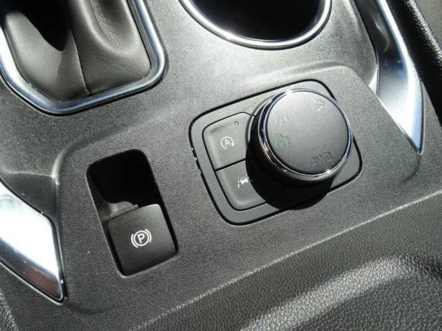 used 2022 Chevrolet Traverse car, priced at $33,207