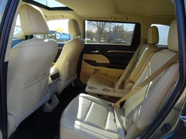 used 2019 Toyota Highlander car, priced at $25,215