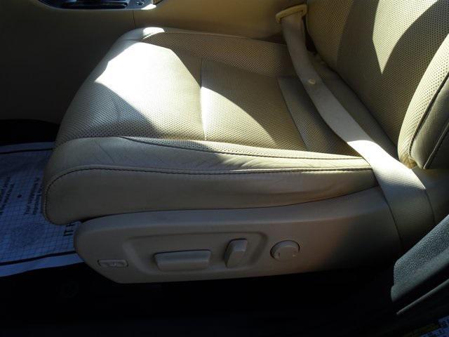 used 2019 Toyota Highlander car, priced at $25,215