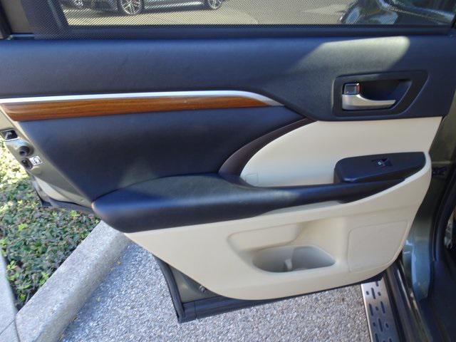 used 2019 Toyota Highlander car, priced at $25,215