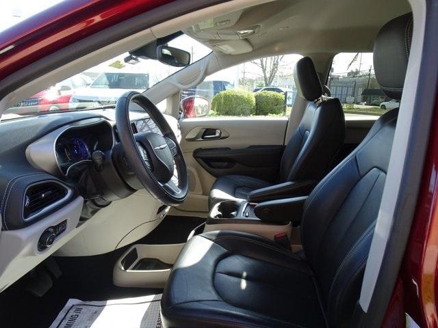 used 2022 Chrysler Pacifica Hybrid car, priced at $25,874