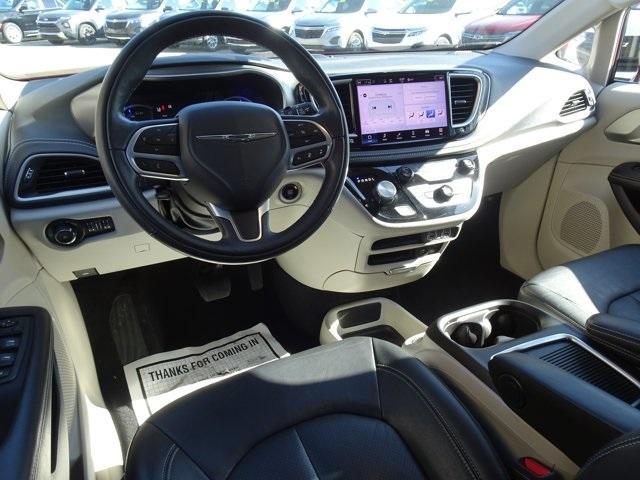 used 2022 Chrysler Pacifica Hybrid car, priced at $25,874