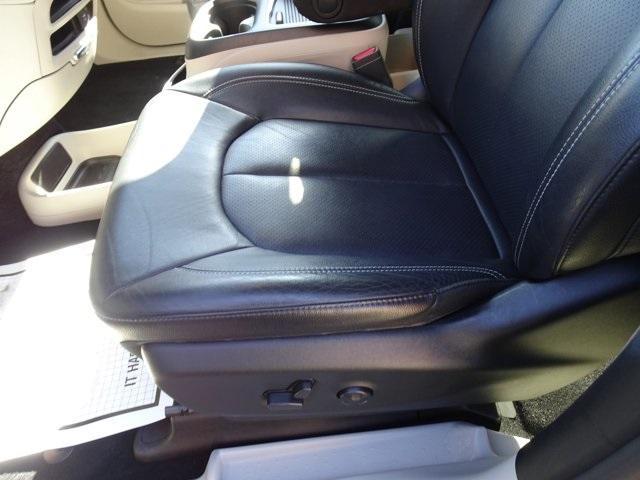 used 2022 Chrysler Pacifica Hybrid car, priced at $25,874