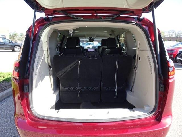 used 2022 Chrysler Pacifica Hybrid car, priced at $25,874